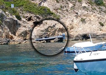 Dramatičan prizor na Biševu, gliser se “zabio” na stijene uz obalu: “Proletio je iznad nje”