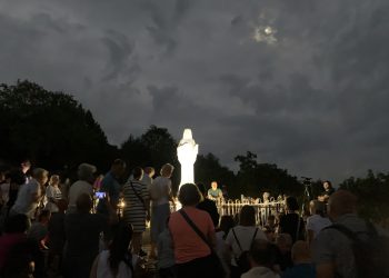 Drugi dan čudesne devetnice i ukazanja u Međugorju: ‘Gospa je molila nad nama’