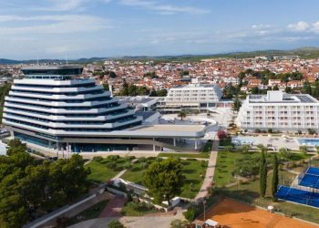 Drvenim štapom pretukao susjeda u Vodicama