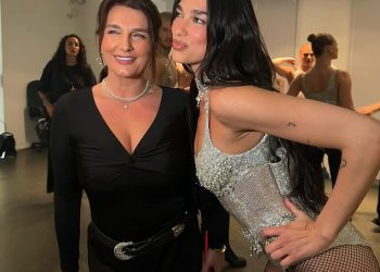 Dua Lipa odaje slatku počast majci Anesa Lipa na svom 52. rođendanu dok dijeli simpatične snimke