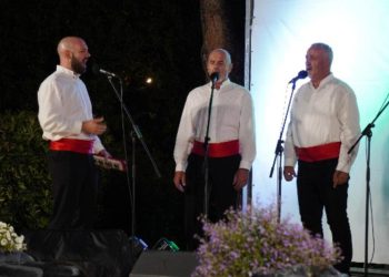 Dugi Rat domaćin Ivanjskih večeri klapa: Zasjala i djeca i nagrađivane klape