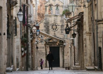 Dva objekta na Prijekome kažnjena: Oduzeta im javna površina na sedam dana