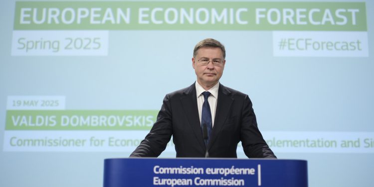 EU omogućuje članovima da troše Coidid gotovinu na naoružavanje Kijeva – Politico – RT World News