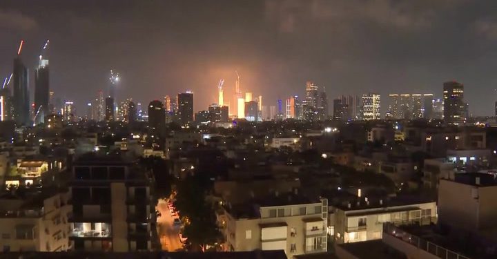 Eksplozije BOOM u Tel Avivu kao novi val raketa lansiran iz Irana | Vijesti