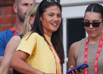 Emma Raducanu i Carlos Alcaraz ‘Spark Romance glasine dok su se primijetili kako se smiju i šale zajedno ispred US Open Team-up’