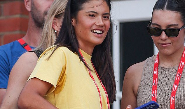 Emma Raducanu i Carlos Alcaraz ‘Spark Romance glasine dok su se primijetili kako se smiju i šale zajedno ispred US Open Team-up’