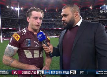 Emocionalni kapetan Queenslanda Cameron Munster spušta F-bombu na TV uživo dok se vraća treneru pod pritiskom Billyja Slater