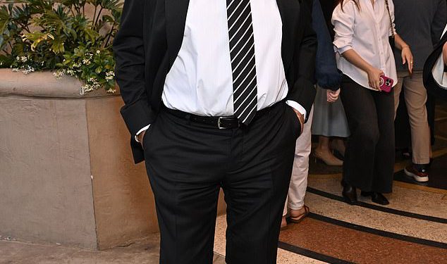 Engelbert Humperdinck, 89, rijetko se pojavljuje sa svojom kćeri na dokumentarnom događaju Jayne Mansfield