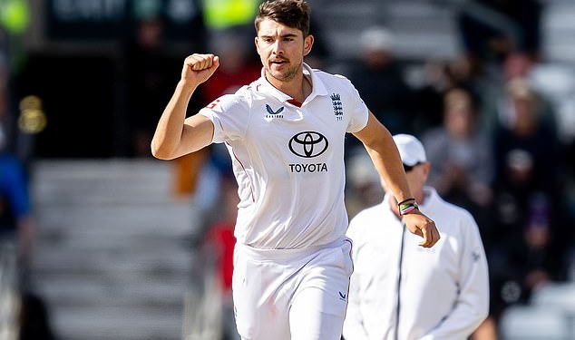 Engleska je postavila za uhvatanje trčanja na posljednjem danu prvog testa protiv Indije nakon što je Rishabh Pant postigao svoje drugo stoljeće u meču