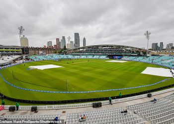 Engleska kriket utakmica odgađa se jer je autobus West Indies zaglavio u londonskom prometu gotovo dva sata