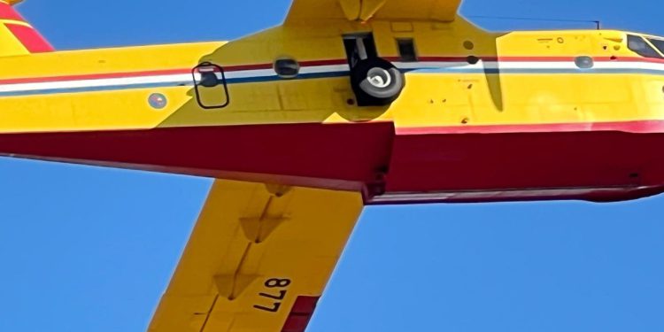 Evo kakvo je stanje u Pisku. Na požarištu su ostali kanader i airtractor