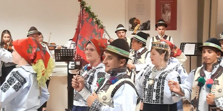 FOTO I VIDEO Split srdačno dočekao rumunjske Hrvate: “Split je grad s dušom i ljudima topline”