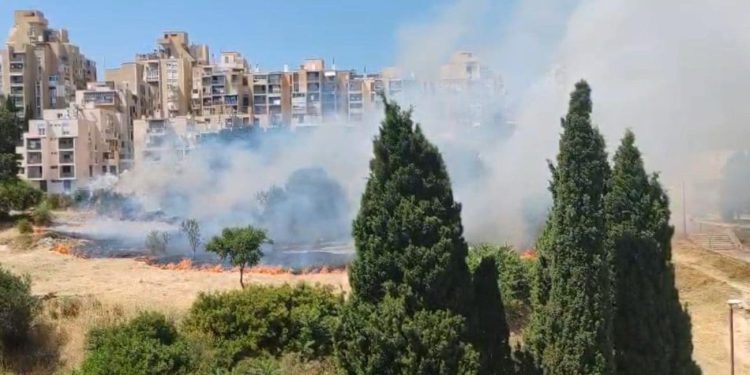 FOTO I VIDEO Vatrena buktinja na Mertojaku. Građani kažu da su čuli eksplozije