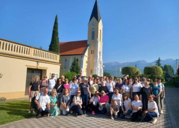 FOTO Prvi put nakon Domovinskog rata hodočasnici iz mostarske katedrale pješačili do Bijelog Polja