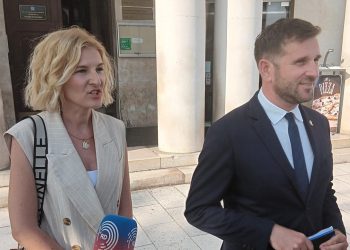 FOTOGALERIJA Šuta i zamjenici imali sastanak u GK Grad: “Stanica za pretovar otpada definitivno se premješta s područja Đardina”