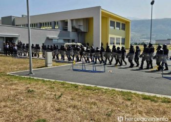 FOTO/VIDEO Pogledajte kako policija simulira navijačke nerede i uhićenja u Mostaru
