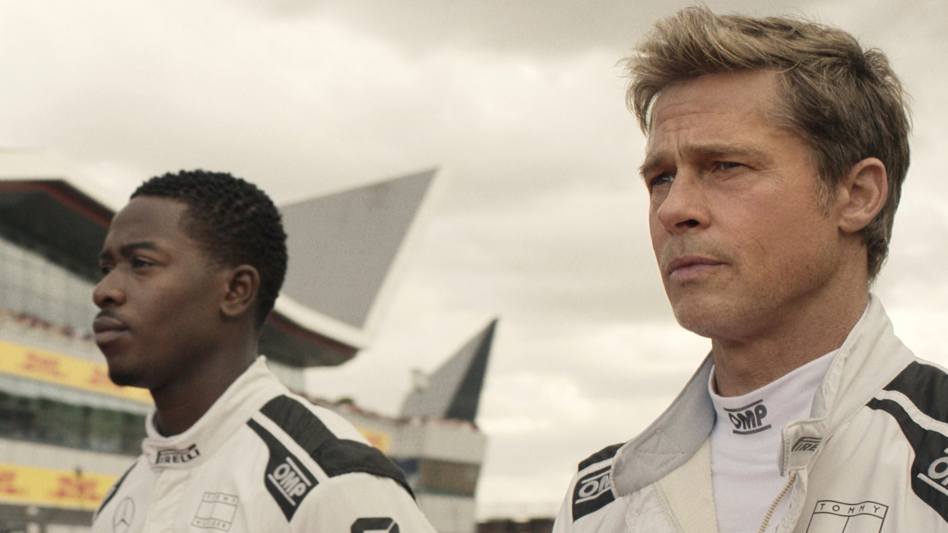 Brad Pitt i Damson Idris u F1 film
