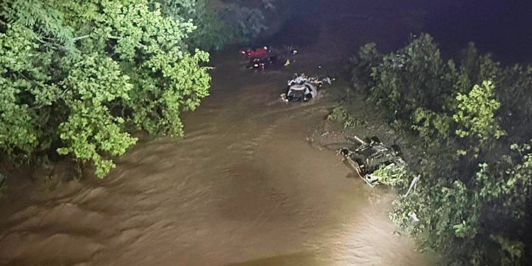 Flash Poplava ubija 3 u Zapadnoj Virginiji, spasilački timovi koji traže nedostajuće ljude