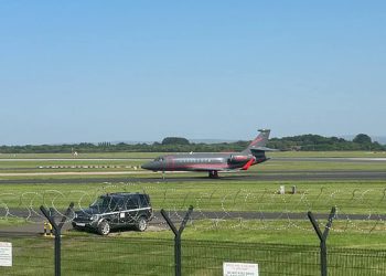 Florian Wirtz sleti na aerodromu Manchester na privatnom mlaznicu ispred 116 milijuna funti prelaska na Liverpool – s potezom koji će vjerojatno biti potvrđen sutra