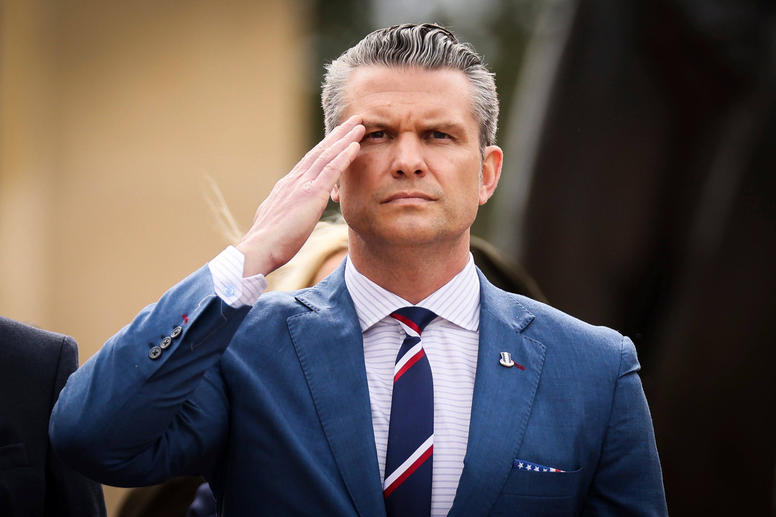 Kalifornijski vladin Gavin Newsom i ministar obrane Pete Hegseth ušao je u žestok spor o X zbog odgovora Trumpove administracije na prosvjede protiv ledenjaka u Los Angelesu