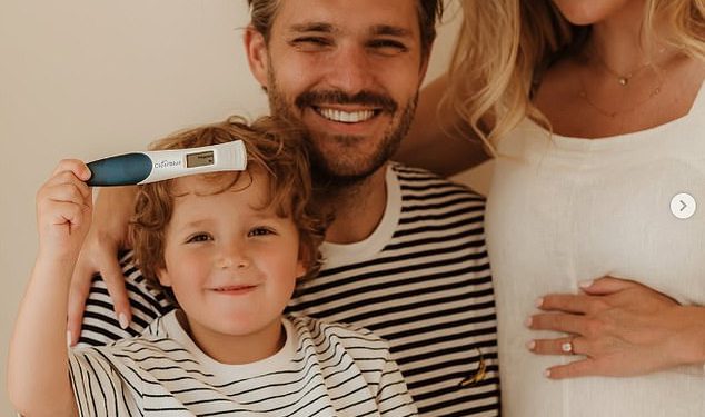 Frankie Gaff je trudna! Ex Made in Chelsea Star otkriva da očekuje svoje drugo dijete s zaručnikom Jamiejem Dickersonom – mjesec dana nakon što su se zaručili