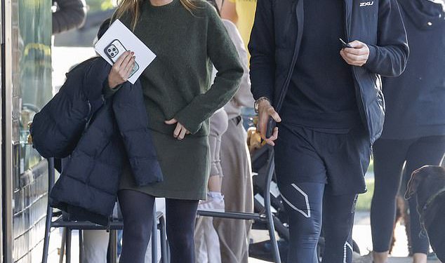 Georgia Love i bivši Lee Elliot ponovno se ujedini na aukciji Hampton House i uživaju u putovanju u njihov lokalni kafić – samo nekoliko mjeseci nakon što se njihov šok razdvojio