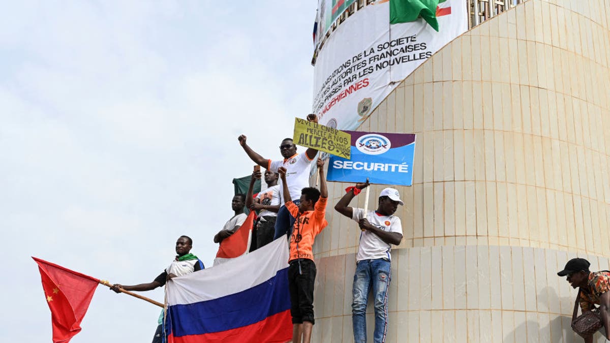 Niger, Rusija, Kina