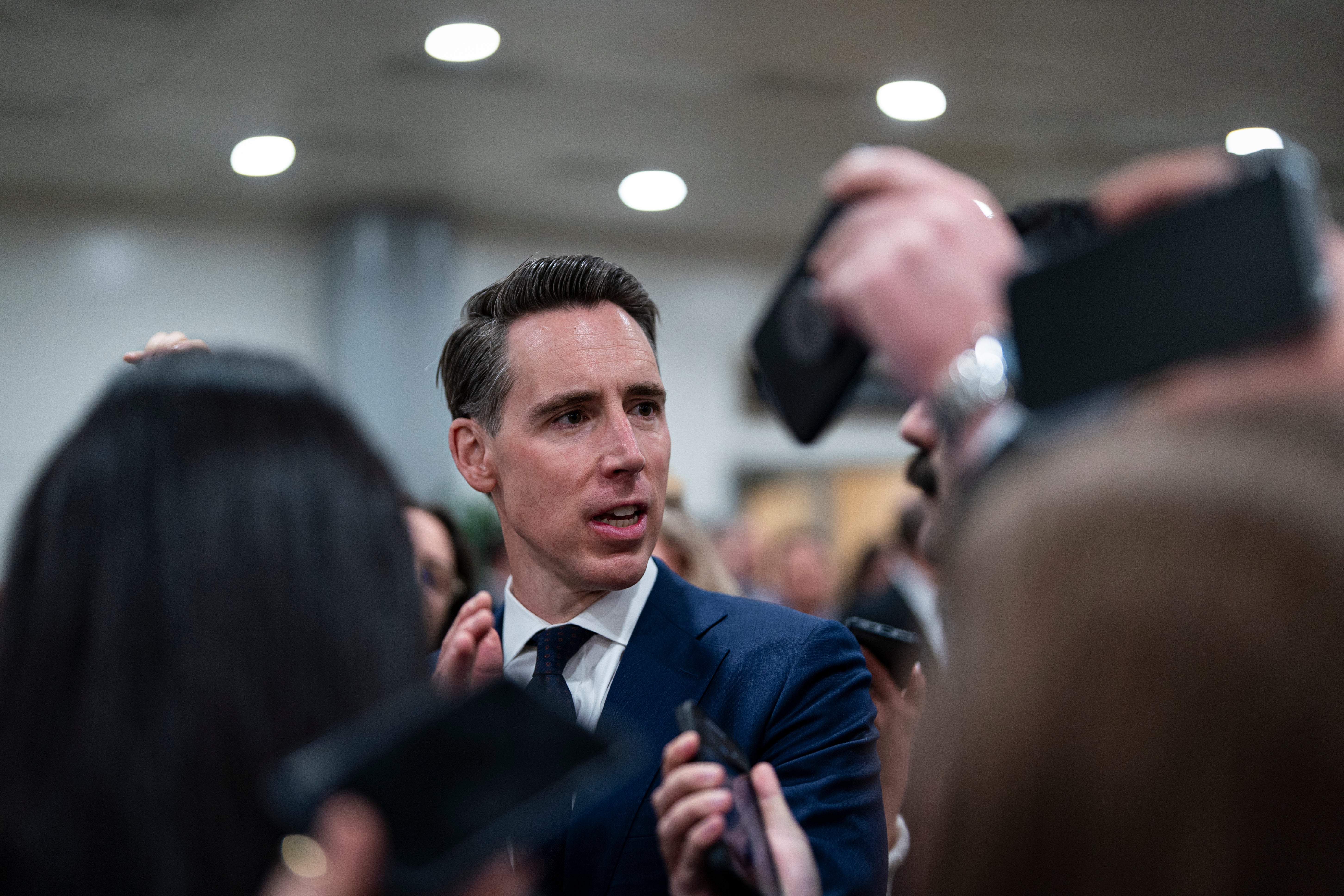 Senator Josh Hawley (R-MO) rekao je da će se protiviti zakonodavstvu koje se previše duboko upada u Medicaid.