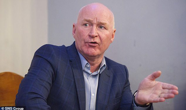 Gledamo vas: Rangersi upozoravaju SFA da će nadzirati TV emisije suparničkih klubova nakon što ih optužuju da su dali jače komentare od ‘korumpiranog’ Johna Browna