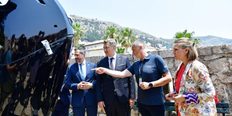 Gradonačelnik i ministar za volanom, oglasio se premijer: Očekujem da će utrka u Dubrovniku postati tradicionalna!