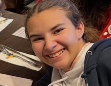 Gwen Smith (17) ustrijelio je i ubio njezin bivši trener kuglanja, ubrzo nakon što je završio srednju školu