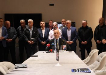 HSP BiH: Prebaciti 100.000 radnika iz javnog u realni sektor