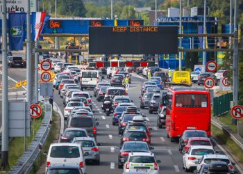 Hrvati spajaju nerad, a HAC umjesto da ukloni naplatne kućice, poziva na strpljenje