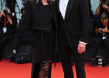 Hugh Jackman i Deborra-Lee Furness navode njihovo 60 milijuna dolara ‘modernističko remek-djelo’ Manhattan penthouse usred naselja razvoda