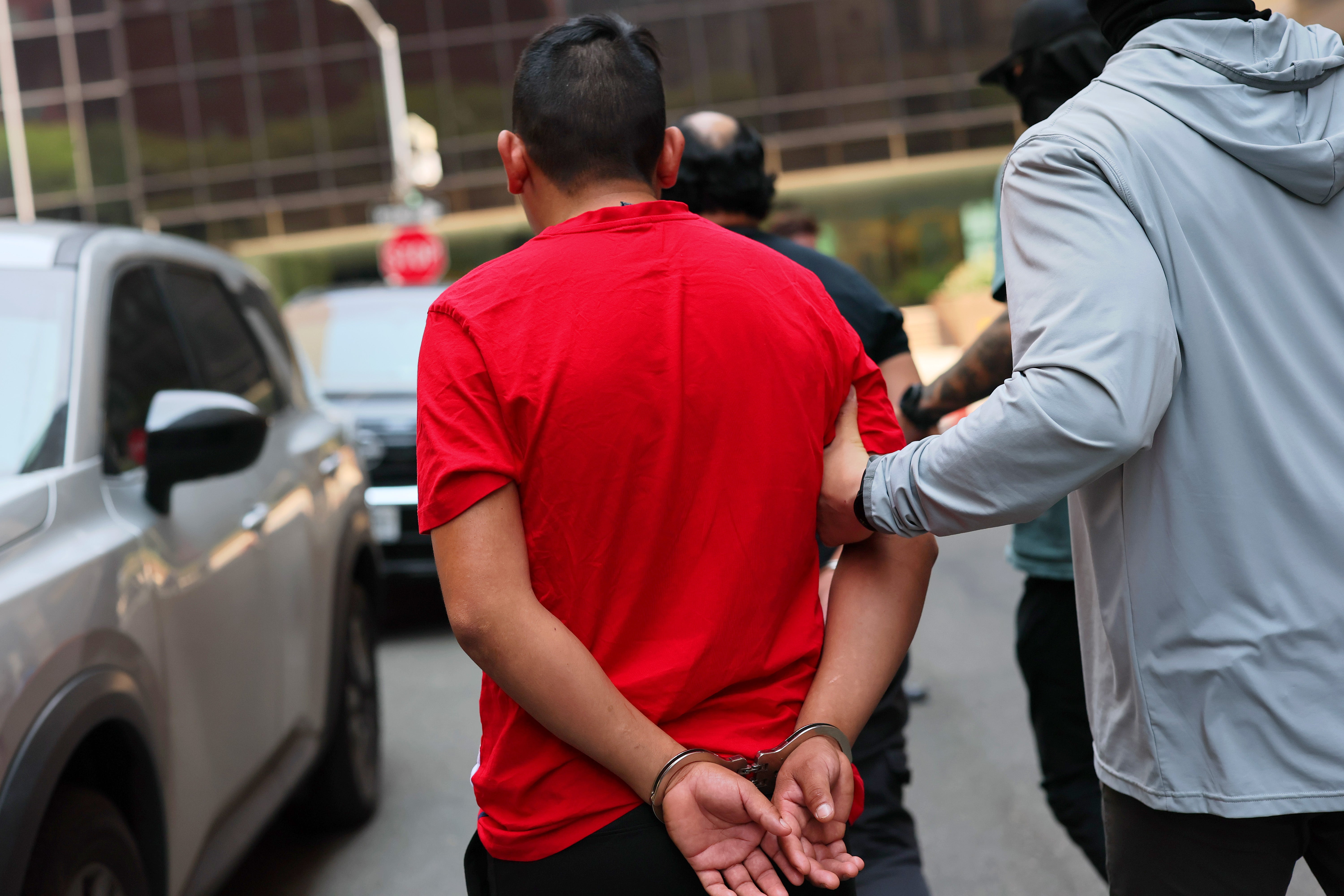 Trumpov veliki, prekrasan račun financirat će 168 milijardi dolara u imigraciji i provođenju granice, pokrećući masovne deportacije koje bi mogle koštati 1,4 bilijuna američkih dolara u državnoj potrošnji i izgubljenih prihoda, po analizi