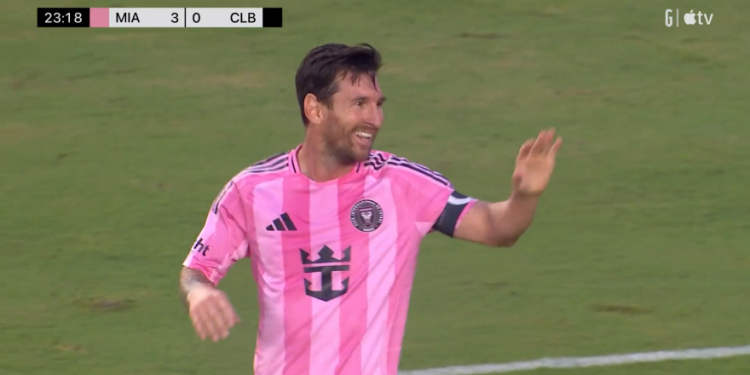 Infinito Messi! Označava narukvicu s dva savršenog balona