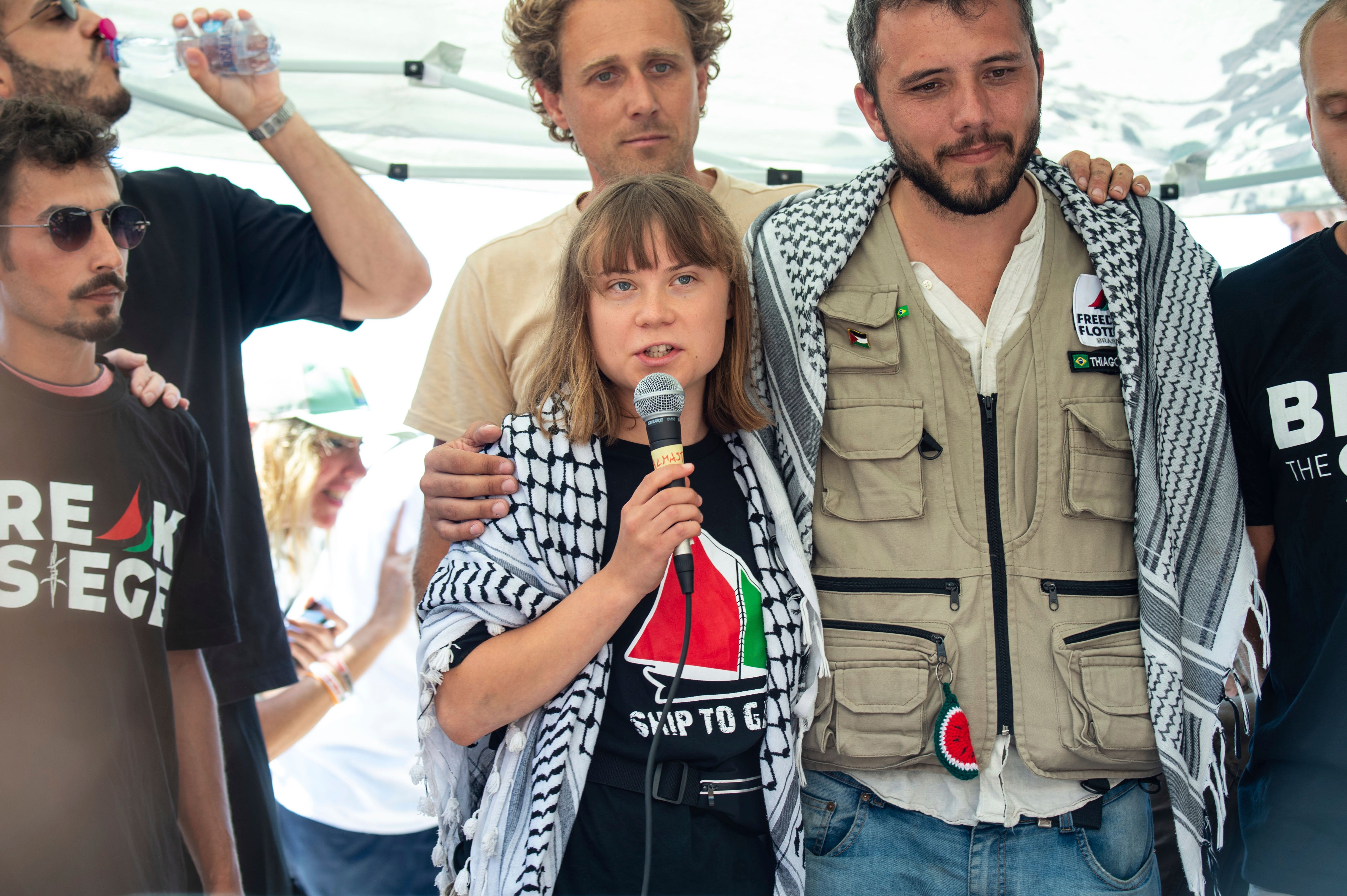 Thunberg se sastaje s novinarima u Cataniji u Italiji, uoči njenog odlaska