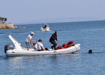 Iz podmorja Malog Lukorana i Sutomišćice izronjen kubik sitnog otpada