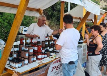 ‘Iz poja na trpezu’: Na Mljetu održan treći sajam domaćih proizvoda