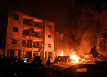 Izrael-iran Live Ažuriranja: Svježi val iranskih raketa pogodio je Tel Aviv, kako Izrael kaže da neće zaustaviti napade “dok prijetnja ne ukloni”