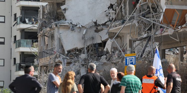 Izrael-iran Najnovije: Iran prijeti daljnjim odmazdom protiv Izraela i “ciljat će američke baze”