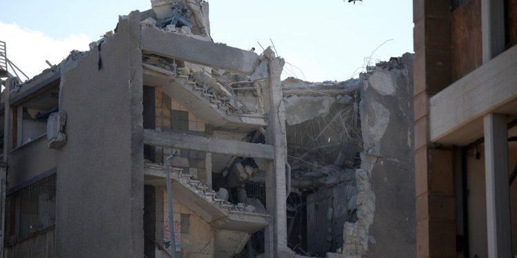 Izrael-iran Najnovije: Izrael udara najveći iranski nuklearni istraživački postrojenje nakon ogromnih eksplozijskih stijena haifa