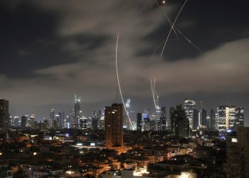 Izrael-iran živi: Trump prijeti da će se osvetiti ‘na razinama koje nikad prije viđene’ ako nas ciljaju Teheran