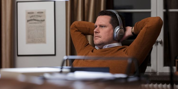 Izvršni direktor Embracera koji je nadgledao velike akvizicije, zatvaranje studija i tisuće otpuštanja da bi odstupili kasnije ove godine