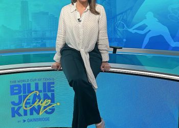 Jelena Dokic slams trolovi koji su je nazvali ‘debelom kravom’ prije 20 kilograma gubitka težine i otkriva da je sada napadnuta jer je previše vitka – jer teniski prvak dijeli svoju novu odjeću veličine odjeće