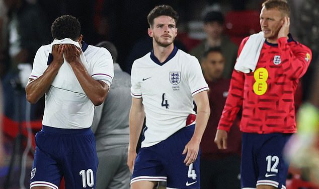 “Jesu li stvarno svi zajedno u njemu?”: Roy Keane suze u Englesku nakon mučnog poraza od Senegala – i pruža Classic ‘Starbucks’ liniju