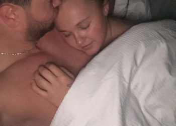 Jojo Siwa potvrđuje da su ona i Chris Hughes učinili svoju romansu službeni dok je ona zabijala da mu je ‘glava preko pete’ – nakon tog parnog snažnog prostora za spavaće sobe