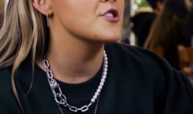 Jojo Siwa priznaje da bi ‘umrijela’ za Chrisa Hughesa i to joj ‘puše’ koliko su blizu postali od velikog brata slavnih