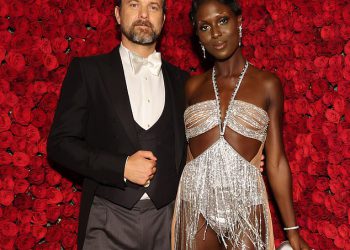 Joshua Jackson ‘U usporedbi s Disneyjevim negativcem’ bivšeg Jodie Turner-Smith u Cryptic Post-u usred bitke za skrbništvo nad djecom