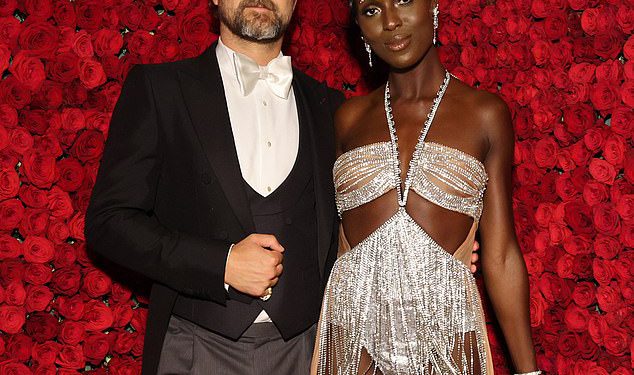 Joshua Jackson ‘U usporedbi s Disneyjevim negativcem’ bivšeg Jodie Turner-Smith u Cryptic Post-u usred bitke za skrbništvo nad djecom